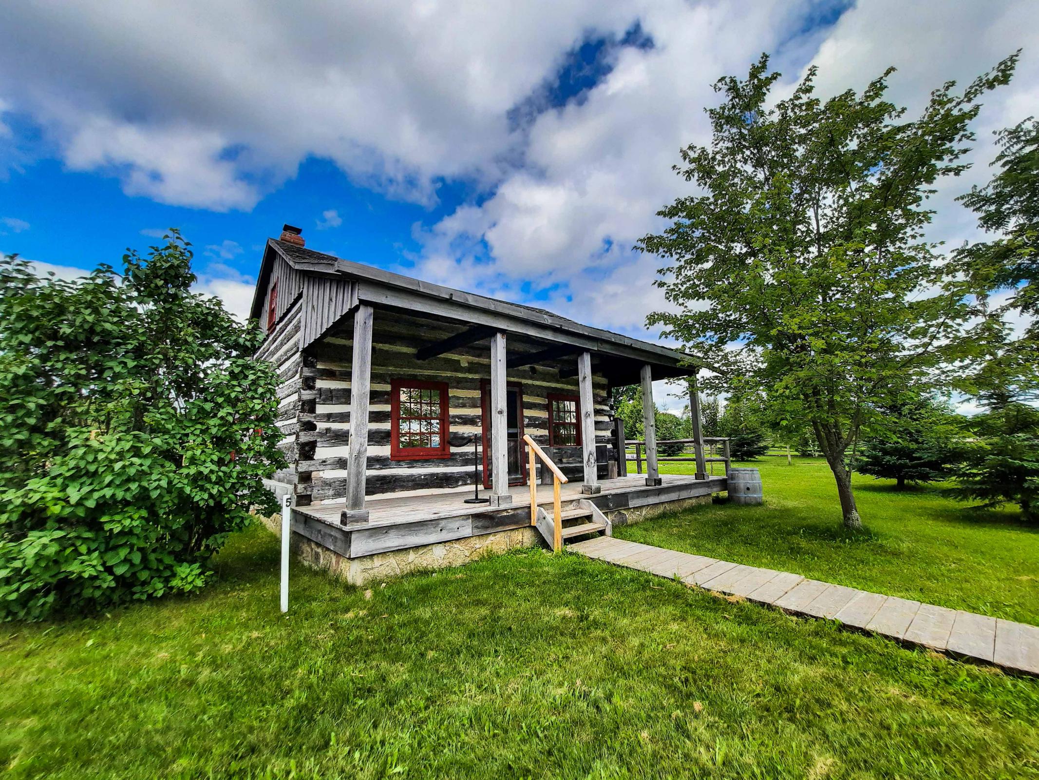 1886 Log House in Moreston Heritage Village
