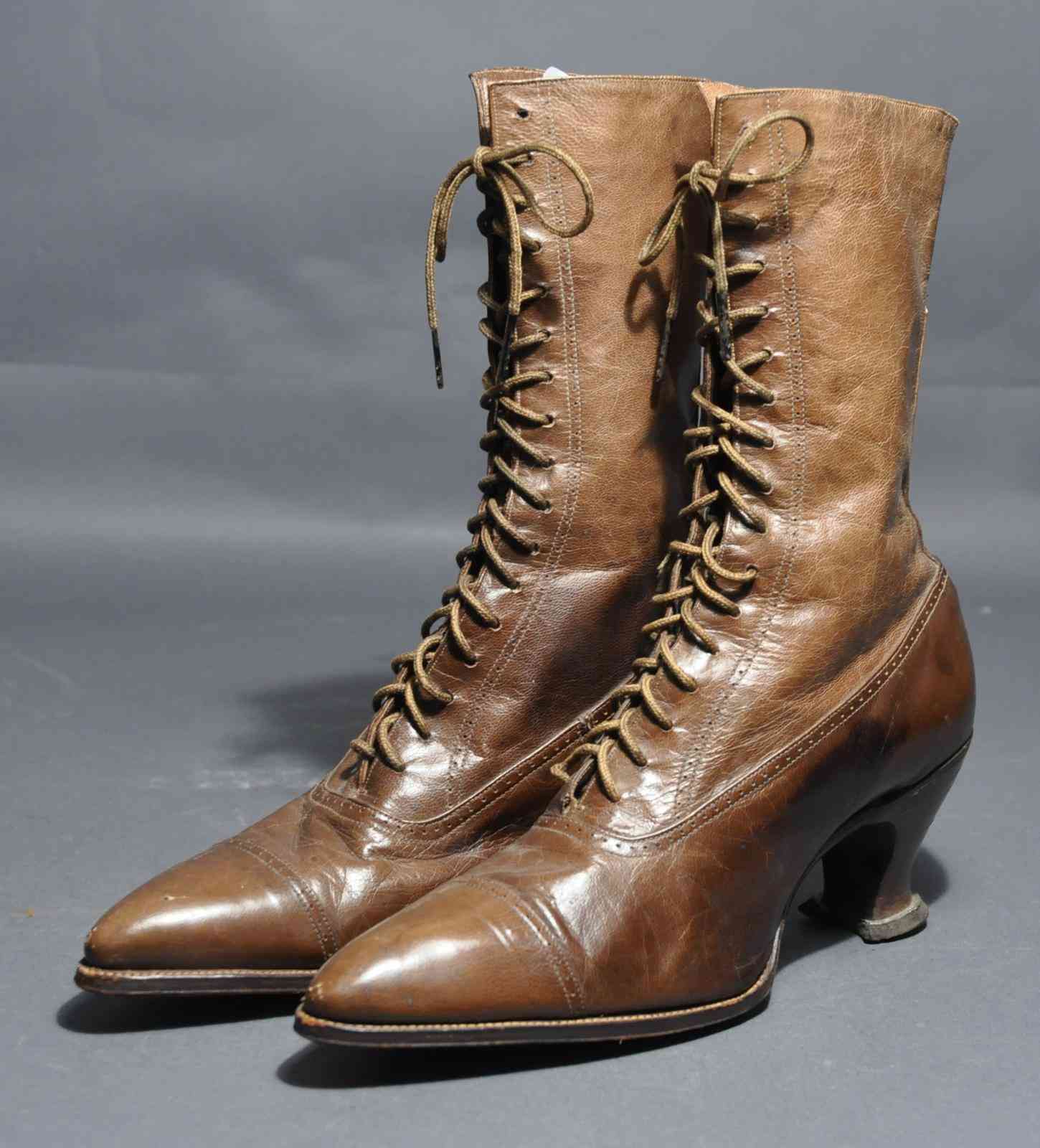 1959.027.001ab Woman’s Leather Lace-up Boots, c. 1915
